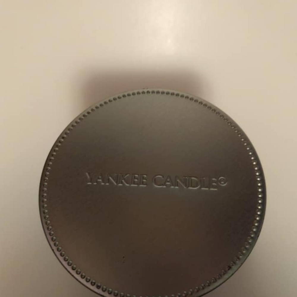 Yankee Candle. Fresh Cut Roses. - Picture 4 of 4